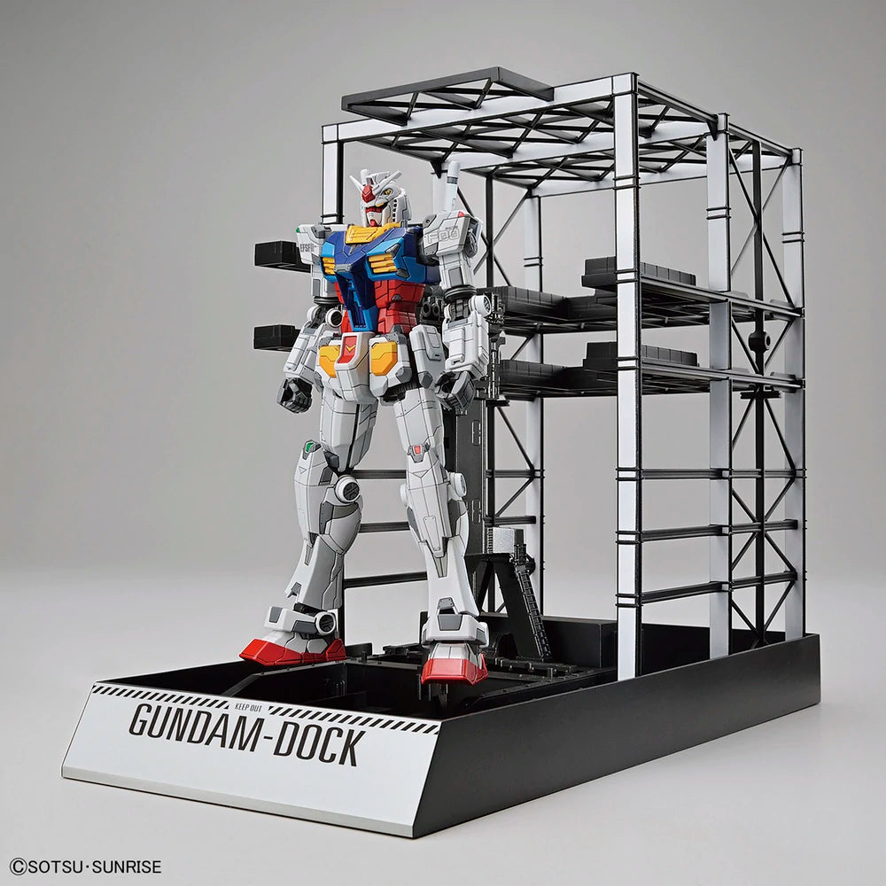 1/144 RX-78F00 (with G-Dock) - Bandai