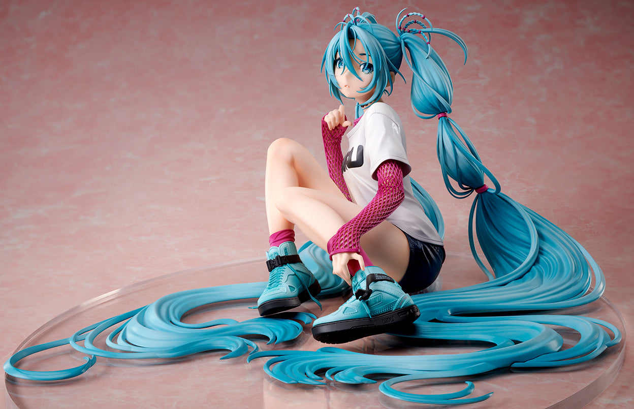 [Pre-order] Vocaloid - Hatsune Miku x Mai Yoneyama: The Latest Street Style "Cute" 1/4 - Stronger