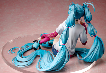 [Pre-order] Vocaloid - Hatsune Miku x Mai Yoneyama: The Latest Street Style "Cute" 1/4 - Stronger