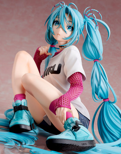 [Pre-order] Vocaloid - Hatsune Miku x Mai Yoneyama: The Latest Street Style "Cute" 1/4 - Stronger